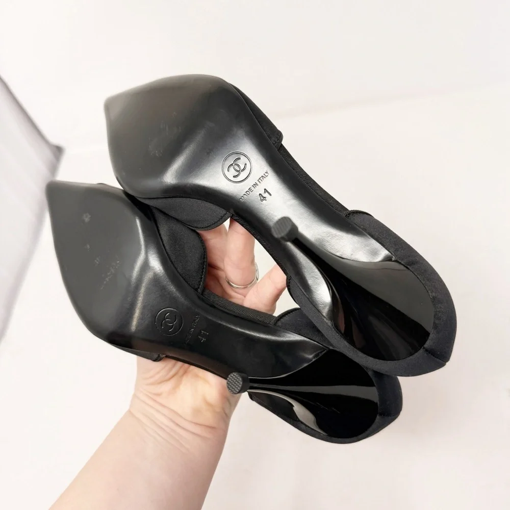 Chanel Black D’Orsay Heels Pointed Toe Kitten Heel Pumps with Silver CC Logo 41 - Picture 13 of 16